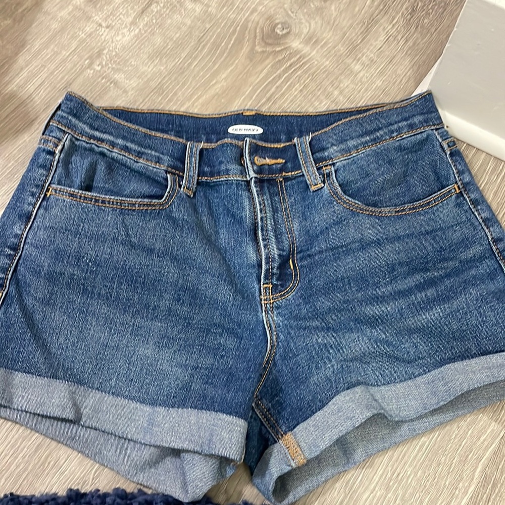 Old navy high rise shorts size 4, like new!